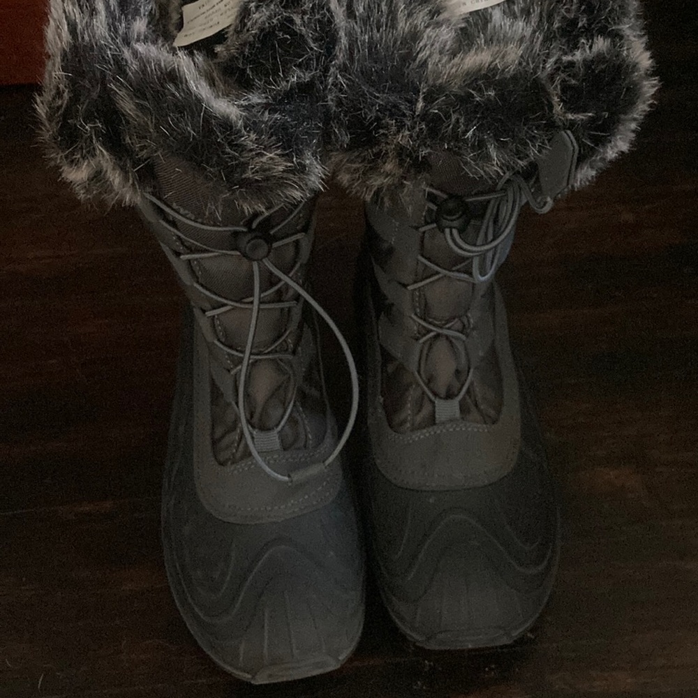 Snow boots only worn once